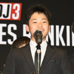 【画像】どうみても中学生……なのにスゴ腕ドリフトでチャンピオン!?　フォーミュラ・ドリフト・ジャパンの表彰パーティーが衝撃そのもの!! 〜 画像65