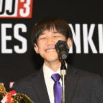 【画像】どうみても中学生……なのにスゴ腕ドリフトでチャンピオン!?　フォーミュラ・ドリフト・ジャパンの表彰パーティーが衝撃そのもの!! 〜 画像66