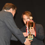 【画像】どうみても中学生……なのにスゴ腕ドリフトでチャンピオン!?　フォーミュラ・ドリフト・ジャパンの表彰パーティーが衝撃そのもの!! 〜 画像82