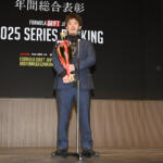 【画像】どうみても中学生……なのにスゴ腕ドリフトでチャンピオン!?　フォーミュラ・ドリフト・ジャパンの表彰パーティーが衝撃そのもの!! 〜 画像86