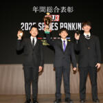 【画像】どうみても中学生……なのにスゴ腕ドリフトでチャンピオン!?　フォーミュラ・ドリフト・ジャパンの表彰パーティーが衝撃そのもの!! 〜 画像4