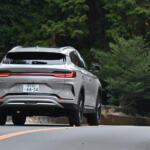 【画像】【試乗】価格も航続距離も驚異！　日本初のBYD製PHEV「シーライオン６」の走りを徹底チェック 〜 画像52