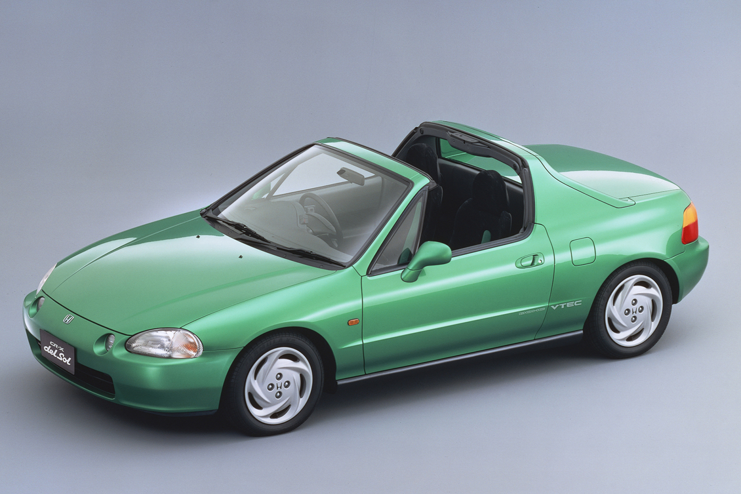 名車のホイールキャップが今プレミア品になっていた 〜 画像1