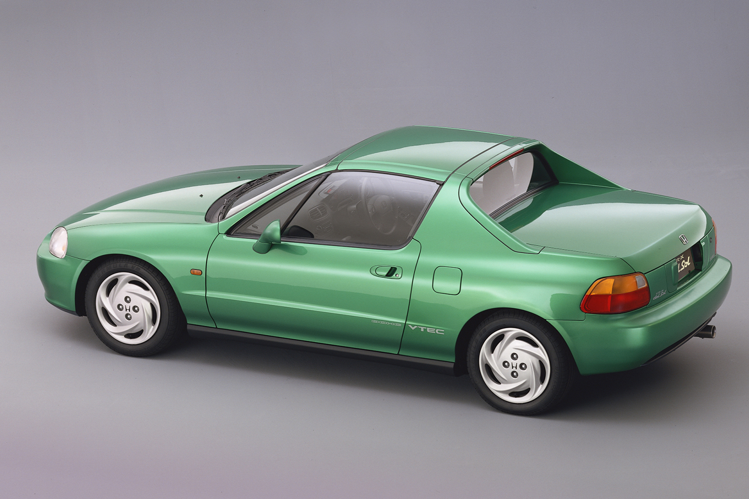 名車のホイールキャップが今プレミア品になっていた 〜 画像4