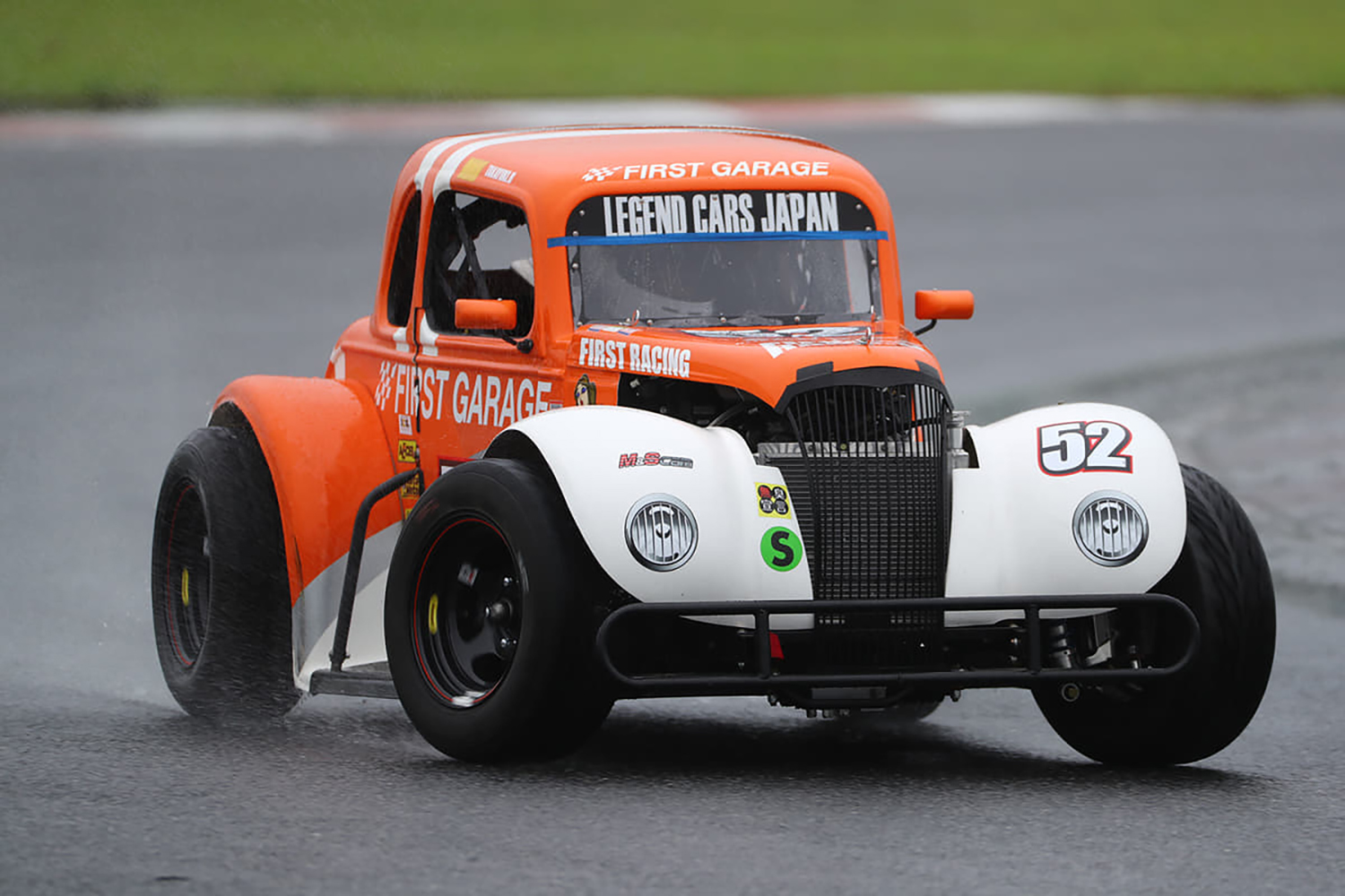 激安で楽しめる本物のレーシングマシン「レジェンドカー」に世界のアマチュアレーサーが白熱中 〜 画像3