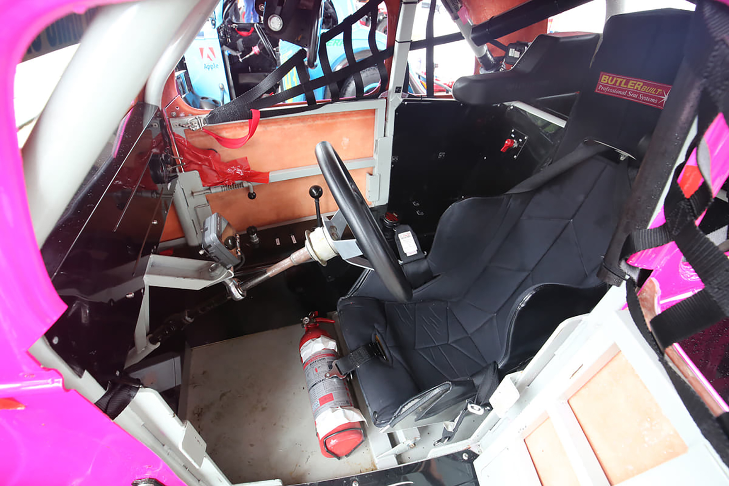 激安で楽しめる本物のレーシングマシン「レジェンドカー」に世界のアマチュアレーサーが白熱中 〜 画像5