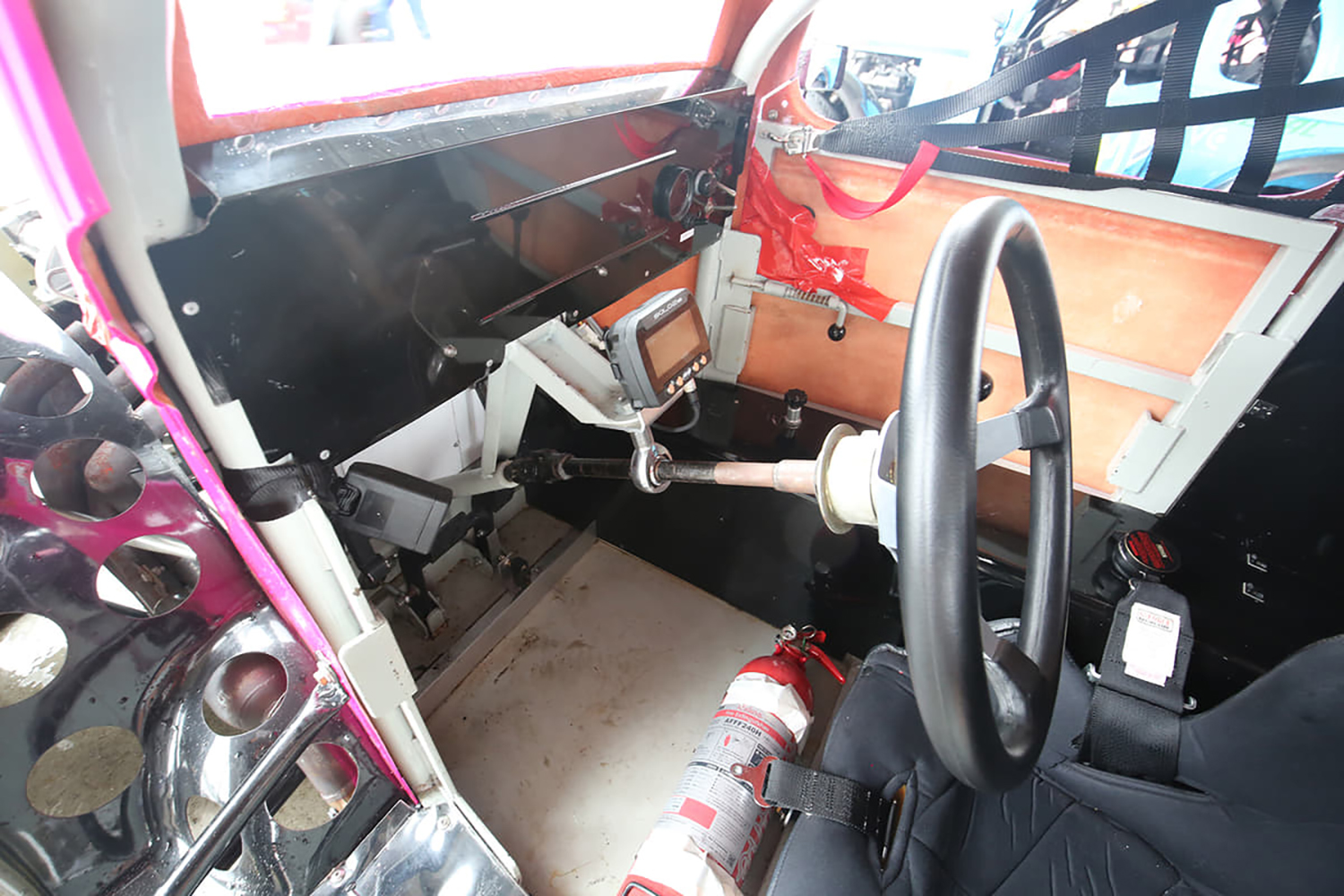 激安で楽しめる本物のレーシングマシン「レジェンドカー」に世界のアマチュアレーサーが白熱中 〜 画像6