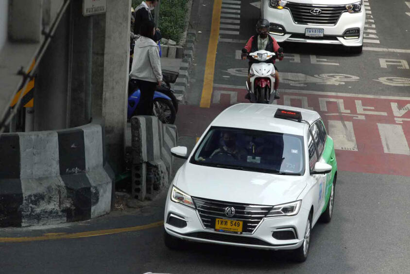 カローラ慣れしたドライバーはそう簡単に中国BEVに満足しない！　どうなる？　タイのタクシー事情