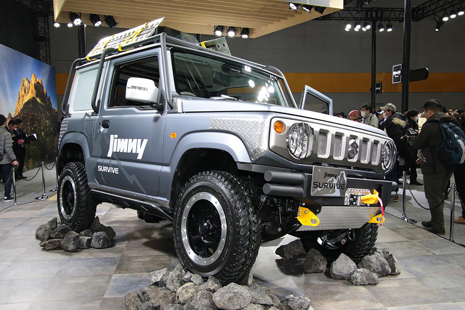 カスタムされたスズキ・ジムニー(JB64/5型)