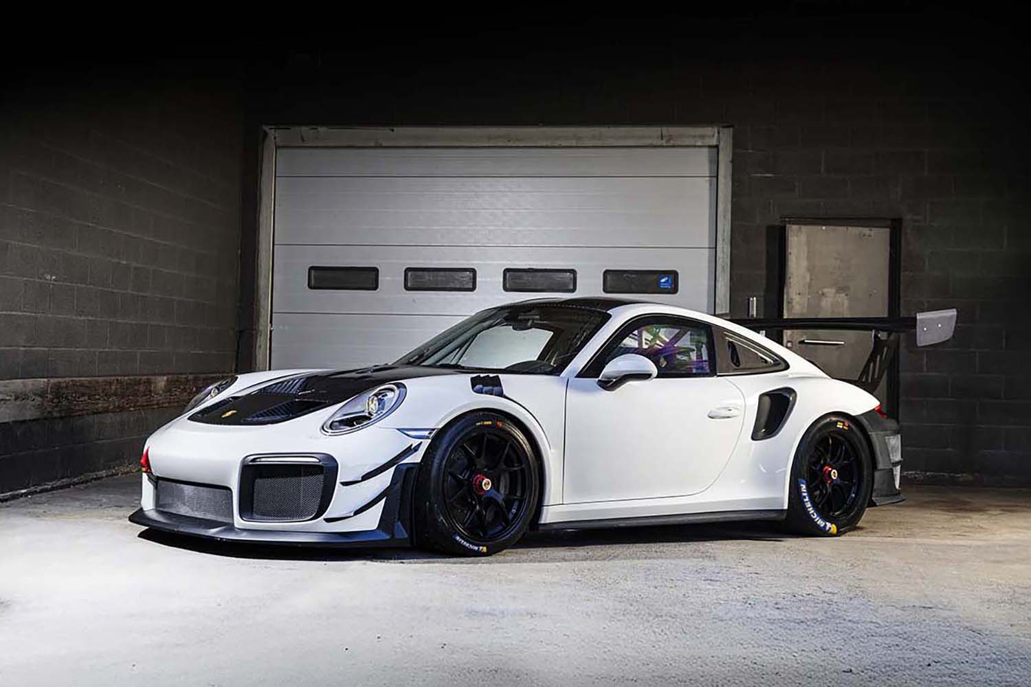 ポルシェ911 GT2 RSクラブスポーツのフロントスタイリング