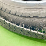 【画像】パンクとは違うタイヤの破裂！　危険極まりない「バースト」が起こる原因と予防策 〜 画像4