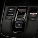 【画像】ホンダCR-Vがついに日本で復活！　パワートレインはハイブリッドのみ！　荷室もリヤシートも広くてラグジュアリーっぷりマシマシ!! 〜 画像41