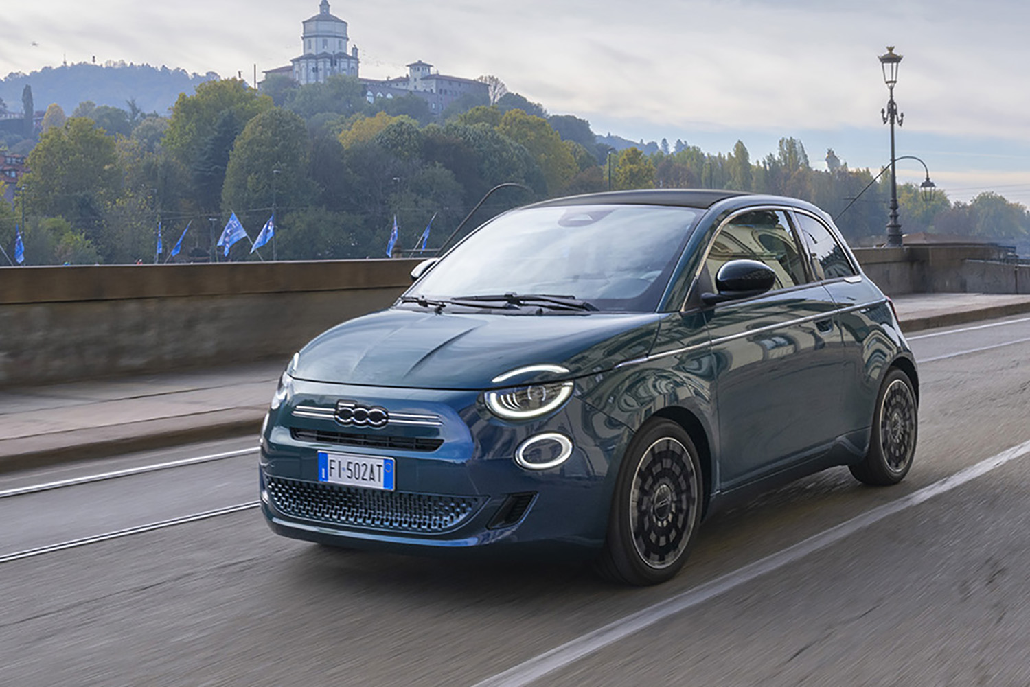 欧州で新登場のフィアット500ハイブリッドの日本導入が待ち切れない 〜 画像1