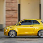 【画像】フィアット500もEVだけになっちゃったか……と思ったらエンジン搭載車が登場だと!?　しかも6速MT「だけ」とかやっぱフィアットはわかってらっしゃる!! 〜 画像4