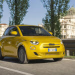 【画像】フィアット500もEVだけになっちゃったか……と思ったらエンジン搭載車が登場だと!?　しかも6速MT「だけ」とかやっぱフィアットはわかってらっしゃる!! 〜 画像7