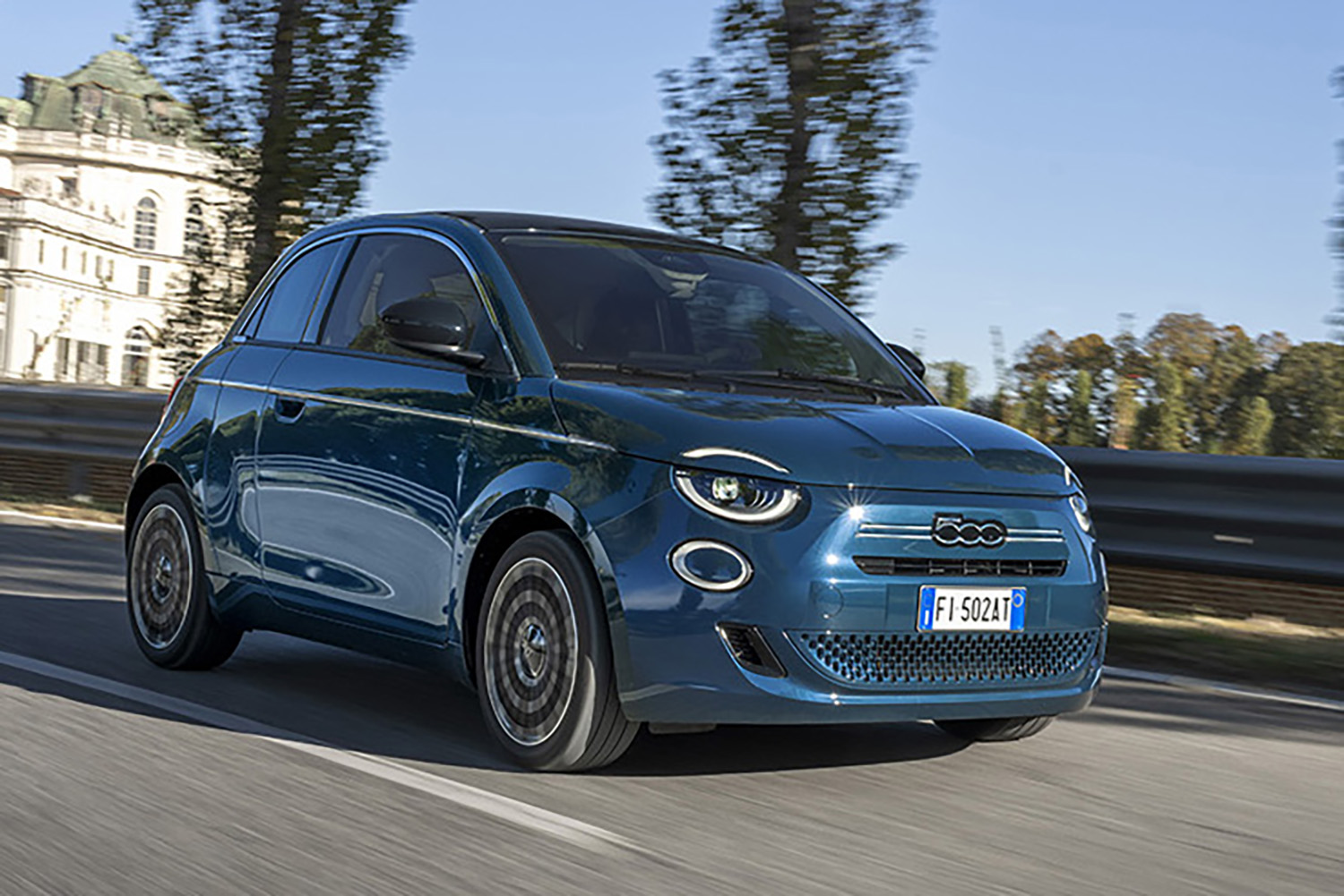 欧州で新登場のフィアット500ハイブリッドの日本導入が待ち切れない 〜 画像8