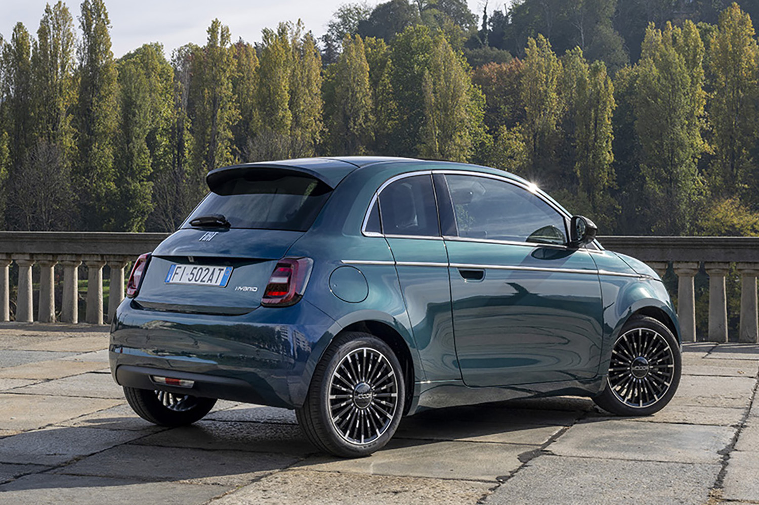 欧州で新登場のフィアット500ハイブリッドの日本導入が待ち切れない 〜 画像14