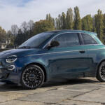 【画像】フィアット500もEVだけになっちゃったか……と思ったらエンジン搭載車が登場だと!?　しかも6速MT「だけ」とかやっぱフィアットはわかってらっしゃる!! 〜 画像15