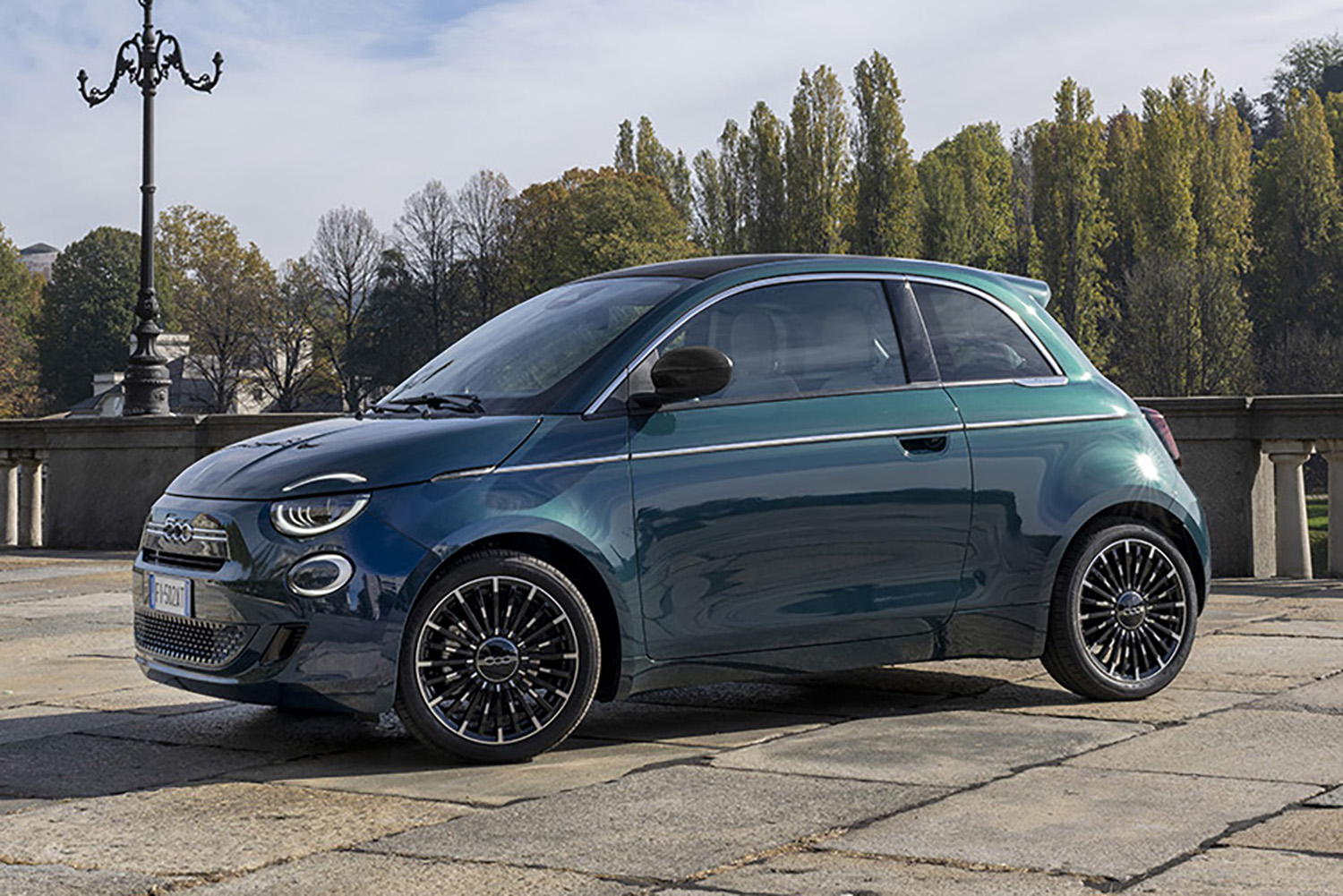 欧州で新登場のフィアット500ハイブリッドの日本導入が待ち切れない 〜 画像15