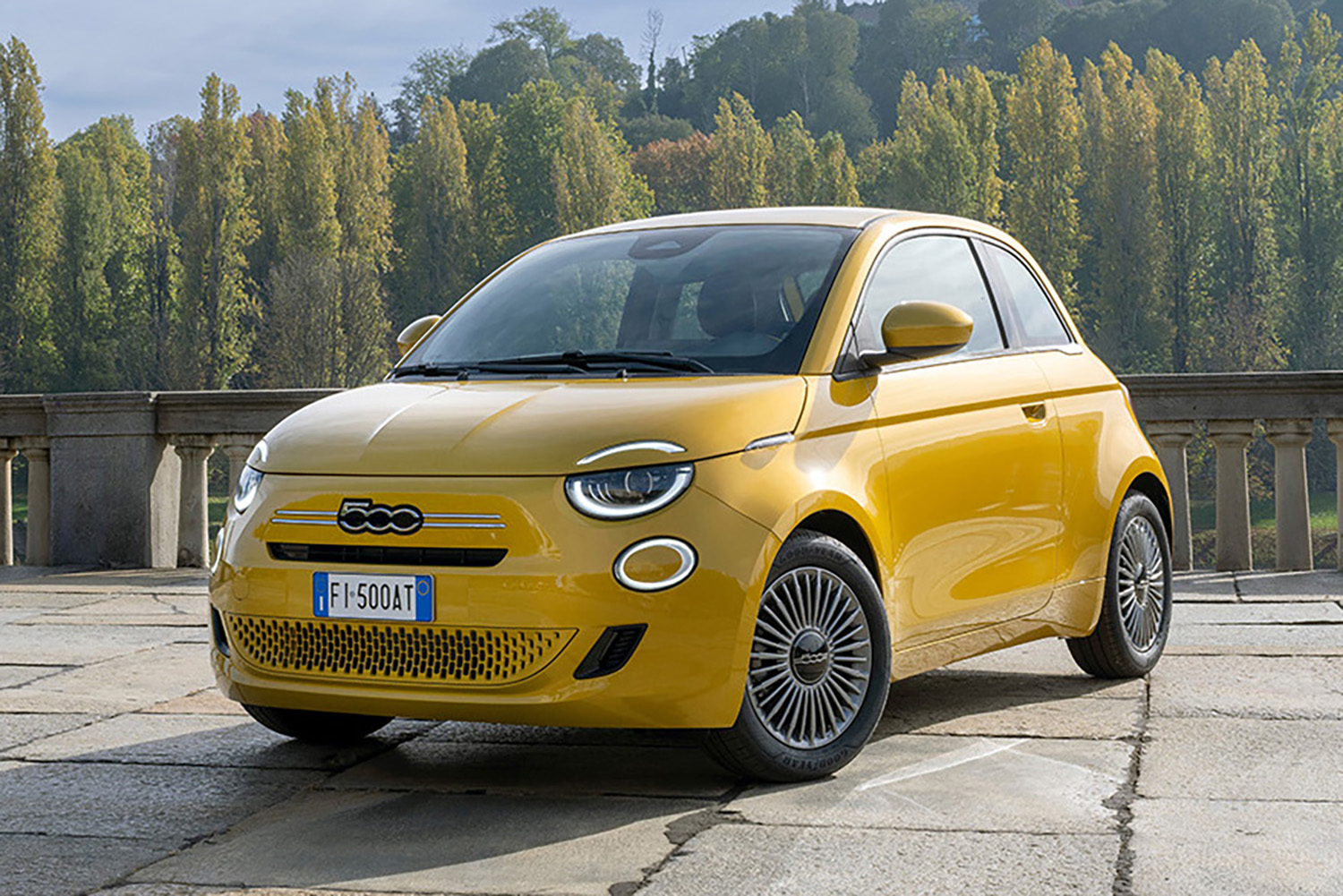 欧州で新登場のフィアット500ハイブリッドの日本導入が待ち切れない 〜 画像16