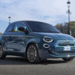 【画像】フィアット500もEVだけになっちゃったか……と思ったらエンジン搭載車が登場だと!?　しかも6速MT「だけ」とかやっぱフィアットはわかってらっしゃる!! 〜 画像17