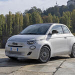 【画像】フィアット500もEVだけになっちゃったか……と思ったらエンジン搭載車が登場だと!?　しかも6速MT「だけ」とかやっぱフィアットはわかってらっしゃる!! 〜 画像19