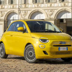 【画像】フィアット500もEVだけになっちゃったか……と思ったらエンジン搭載車が登場だと!?　しかも6速MT「だけ」とかやっぱフィアットはわかってらっしゃる!! 〜 画像22