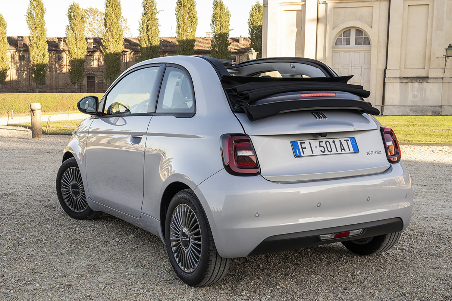 欧州で新登場のフィアット500ハイブリッドの日本導入が待ち切れない 〜 画像25