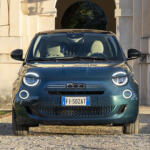 【画像】フィアット500もEVだけになっちゃったか……と思ったらエンジン搭載車が登場だと!?　しかも6速MT「だけ」とかやっぱフィアットはわかってらっしゃる!! 〜 画像29