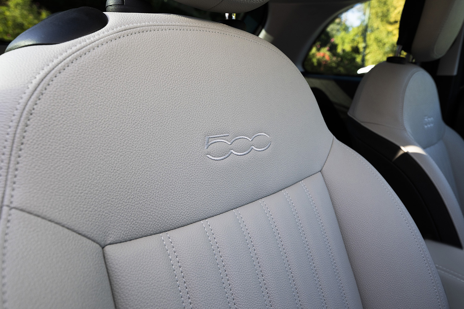 欧州で新登場のフィアット500ハイブリッドの日本導入が待ち切れない 〜 画像31