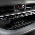 【画像】フィアット500もEVだけになっちゃったか……と思ったらエンジン搭載車が登場だと!?　しかも6速MT「だけ」とかやっぱフィアットはわかってらっしゃる!! 〜 画像33