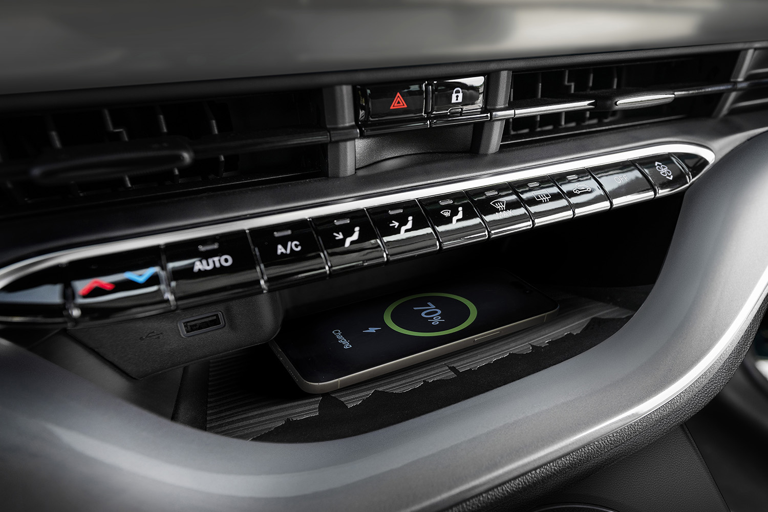 欧州で新登場のフィアット500ハイブリッドの日本導入が待ち切れない 〜 画像33