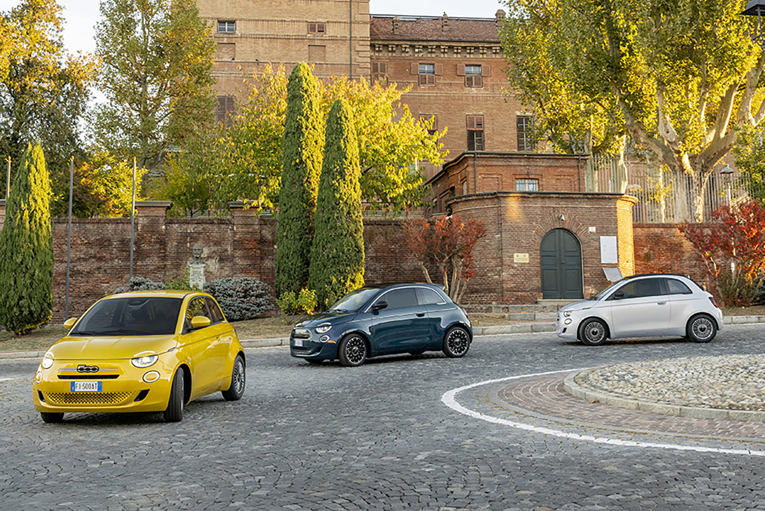 欧州で新登場のフィアット500ハイブリッドの日本導入が待ち切れない 〜 画像37