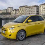 【画像】フィアット500もEVだけになっちゃったか……と思ったらエンジン搭載車が登場だと!?　しかも6速MT「だけ」とかやっぱフィアットはわかってらっしゃる!! 〜 画像44