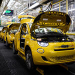 【画像】フィアット500もEVだけになっちゃったか……と思ったらエンジン搭載車が登場だと!?　しかも6速MT「だけ」とかやっぱフィアットはわかってらっしゃる!! 〜 画像45