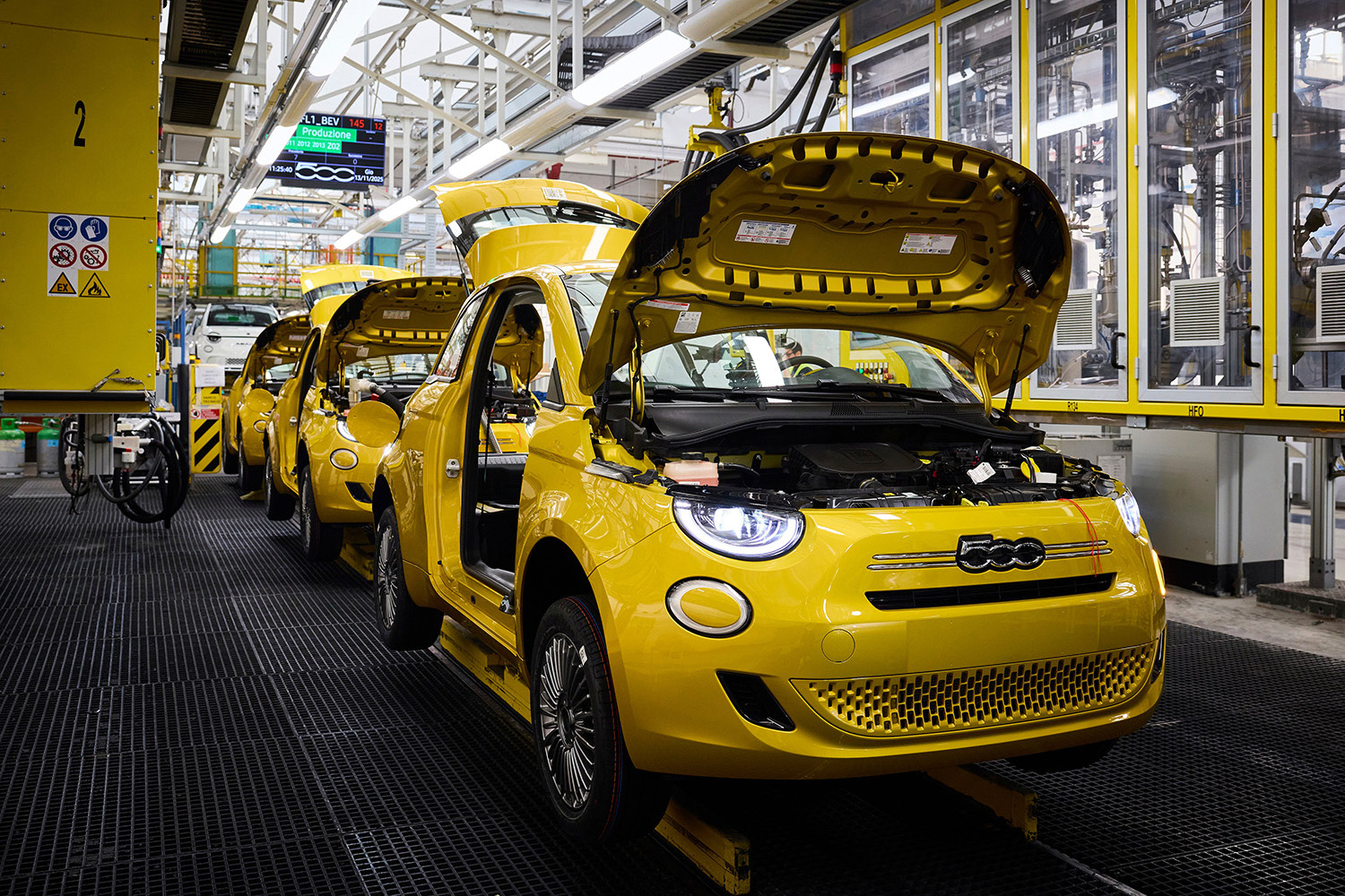 欧州で新登場のフィアット500ハイブリッドの日本導入が待ち切れない 〜 画像45