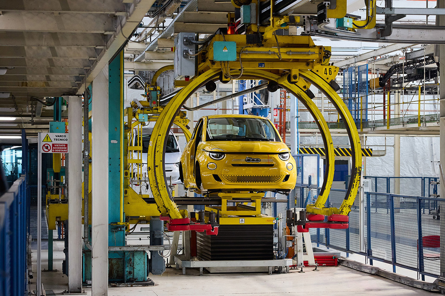 欧州で新登場のフィアット500ハイブリッドの日本導入が待ち切れない 〜 画像47