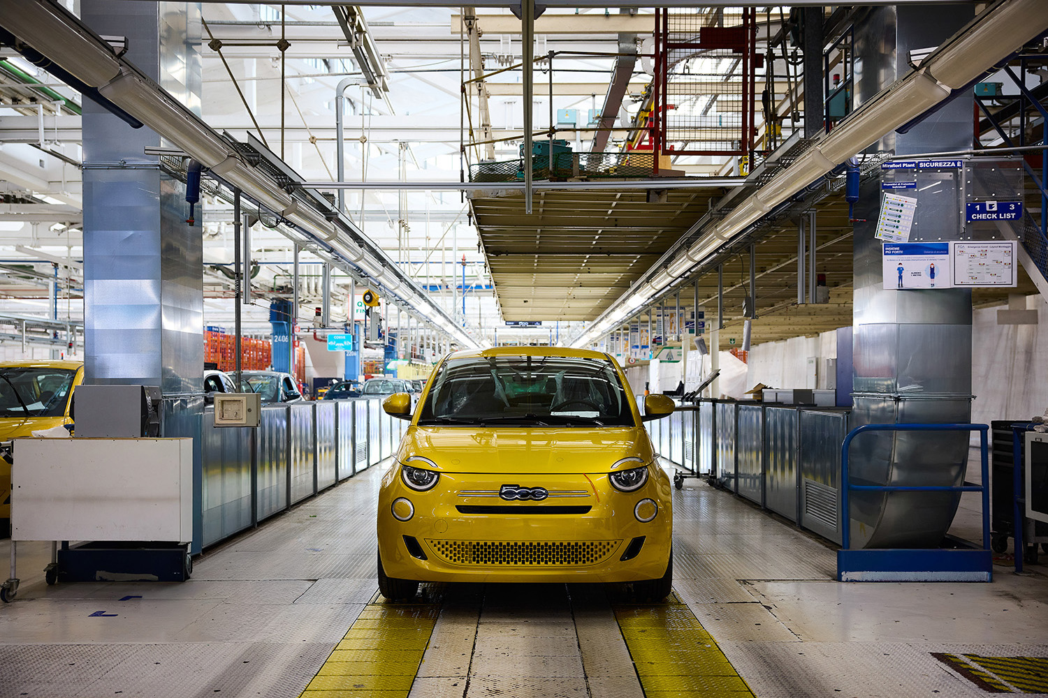 欧州で新登場のフィアット500ハイブリッドの日本導入が待ち切れない 〜 画像50