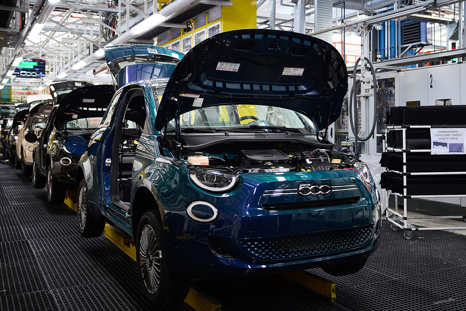 欧州で新登場のフィアット500ハイブリッドの日本導入が待ち切れない 〜 画像51