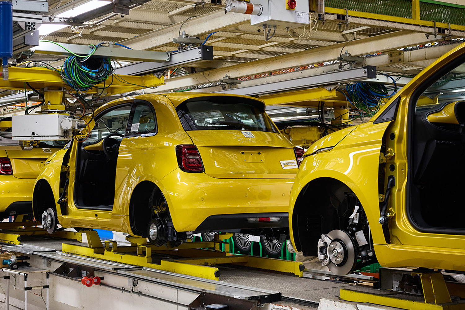 欧州で新登場のフィアット500ハイブリッドの日本導入が待ち切れない 〜 画像53