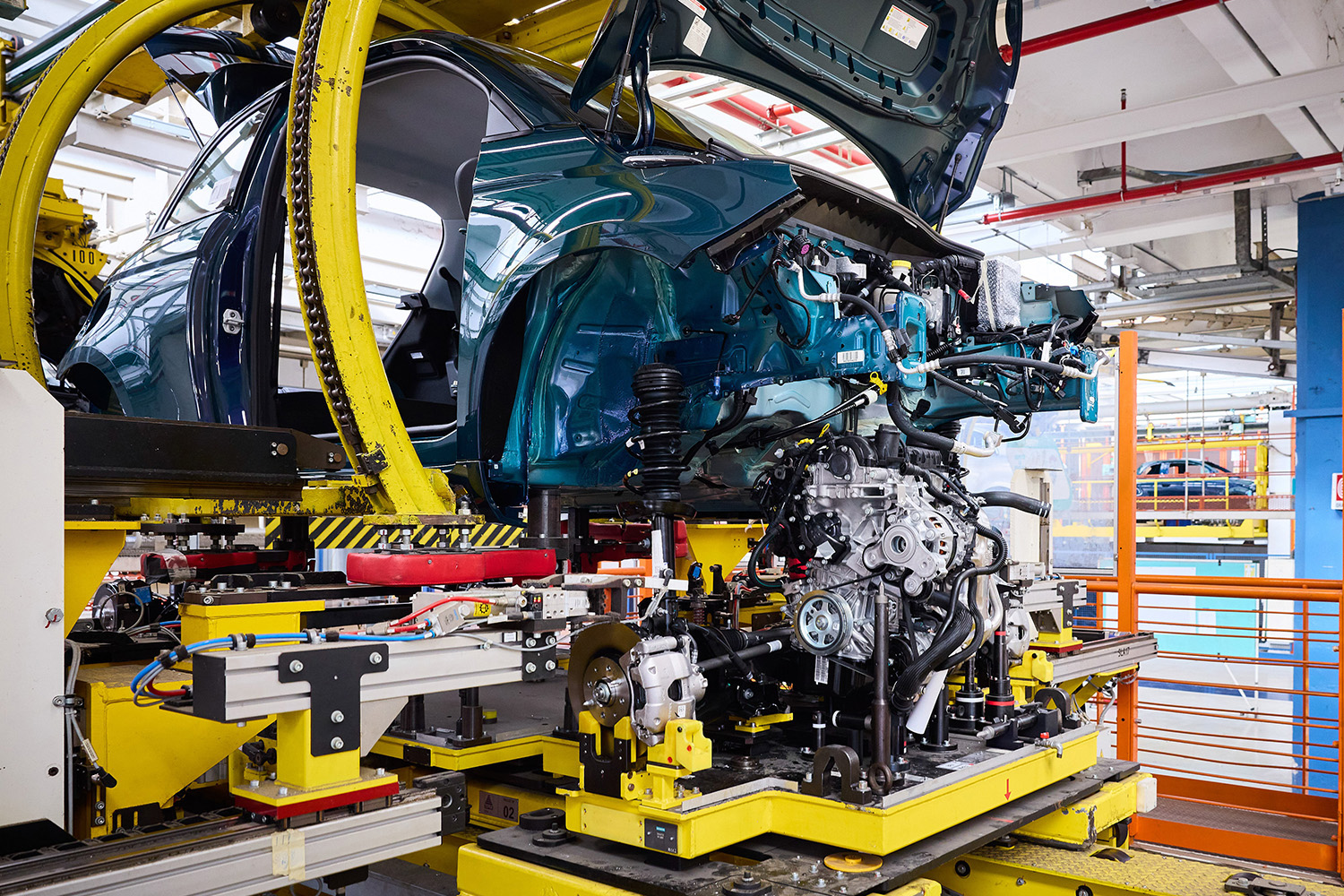 フィアット500ハイブリッドの生産ライン 〜 画像54