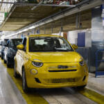 【画像】フィアット500もEVだけになっちゃったか……と思ったらエンジン搭載車が登場だと!?　しかも6速MT「だけ」とかやっぱフィアットはわかってらっしゃる!! 〜 画像57