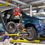 【画像】フィアット500もEVだけになっちゃったか……と思ったらエンジン搭載車が登場だと!?　しかも6速MT「だけ」とかやっぱフィアットはわかってらっしゃる!! 〜 画像60