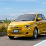 【画像】フィアット500もEVだけになっちゃったか……と思ったらエンジン搭載車が登場だと!?　しかも6速MT「だけ」とかやっぱフィアットはわかってらっしゃる!! 〜 画像61