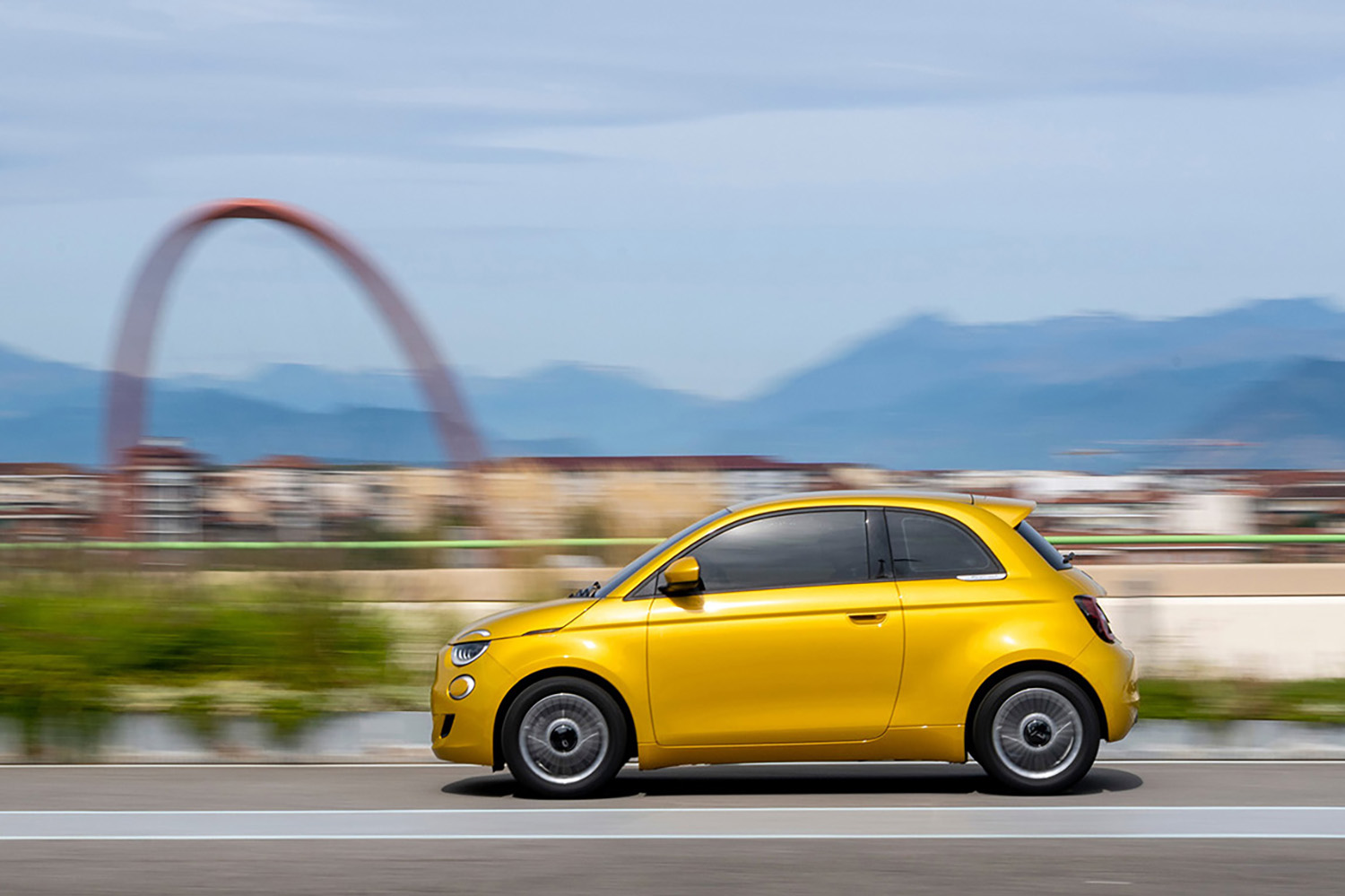 欧州で新登場のフィアット500ハイブリッドの日本導入が待ち切れない 〜 画像67