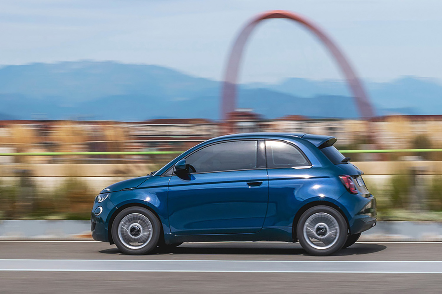 欧州で新登場のフィアット500ハイブリッドの日本導入が待ち切れない 〜 画像68