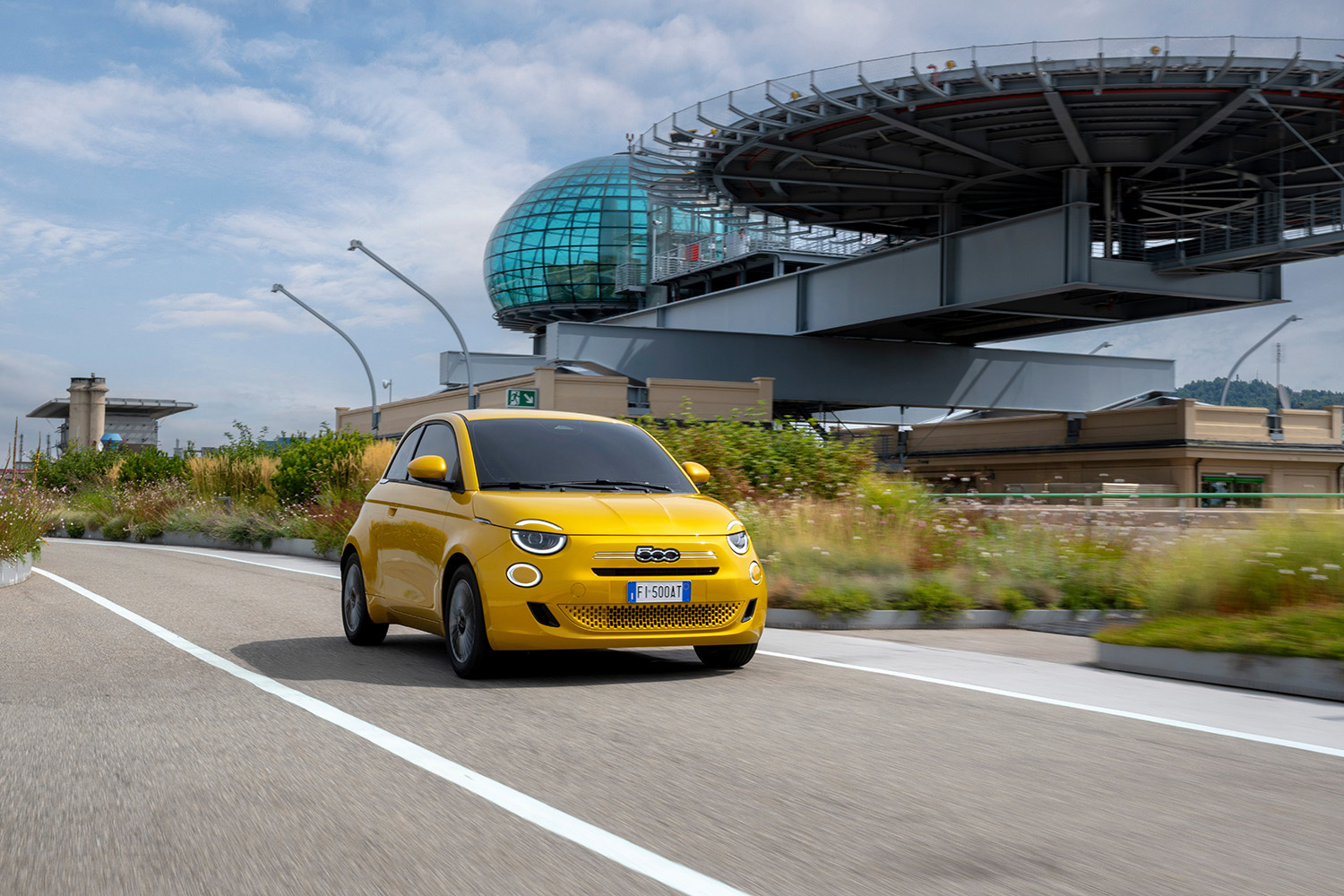 欧州で新登場のフィアット500ハイブリッドの日本導入が待ち切れない 〜 画像69