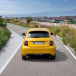 【画像】フィアット500もEVだけになっちゃったか……と思ったらエンジン搭載車が登場だと!?　しかも6速MT「だけ」とかやっぱフィアットはわかってらっしゃる!! 〜 画像70