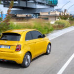 【画像】フィアット500もEVだけになっちゃったか……と思ったらエンジン搭載車が登場だと!?　しかも6速MT「だけ」とかやっぱフィアットはわかってらっしゃる!! 〜 画像71