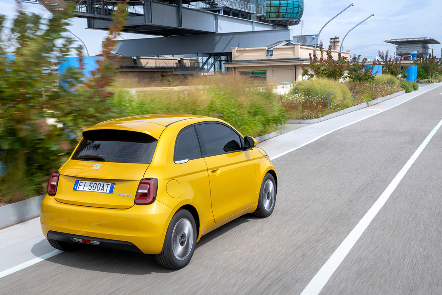 フィアット500ハイブリッドのリヤスタイリング 〜 画像71